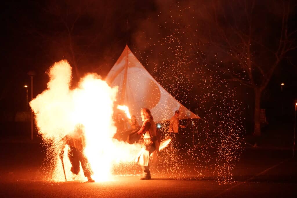 Ignescence spectacle de Feu, cracheur de feu