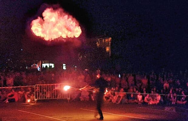 ignescence cazeres 14 juillet cracheur de feu