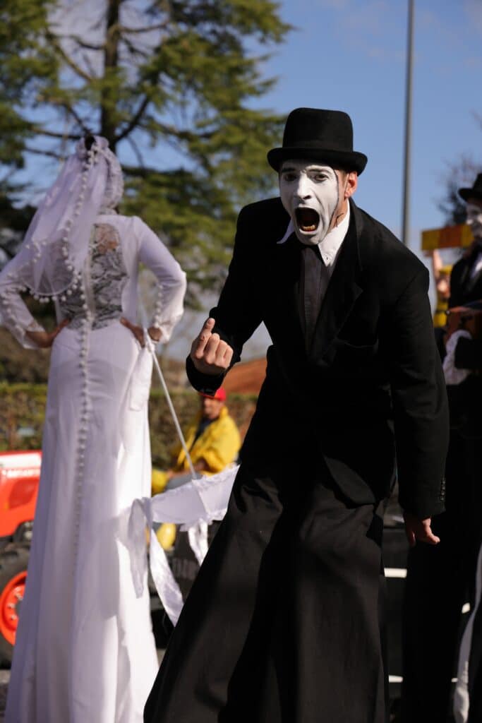 spectacle Les endimanchés s'amusent– Compagnie Les Vaguabondes"