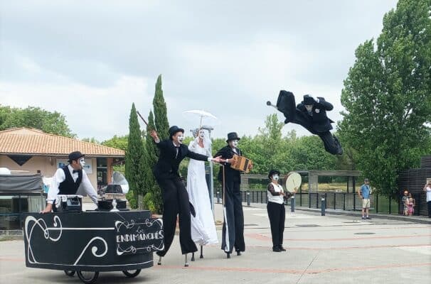 Les endimanchés s'envolent