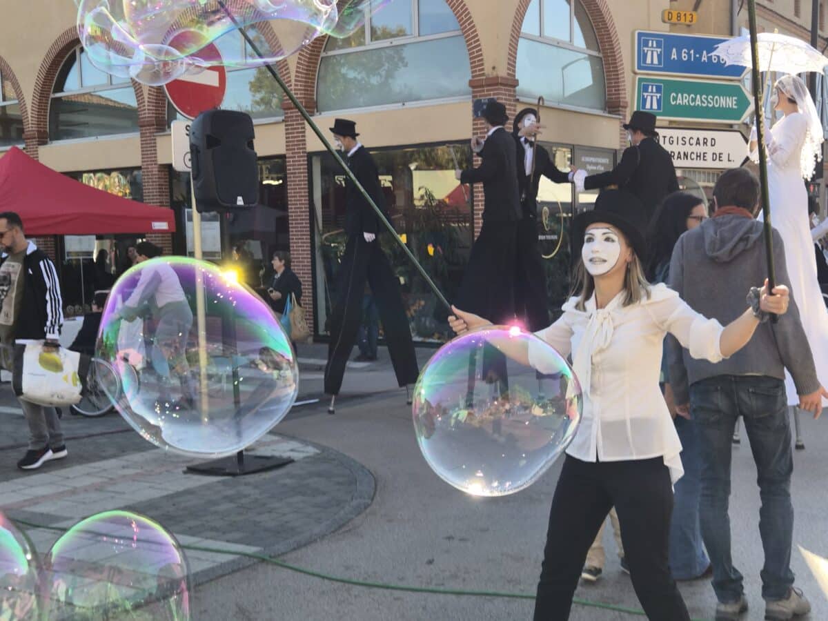 spectacle Les endimanchés s'amusent– Compagnie Les Vaguabondes"