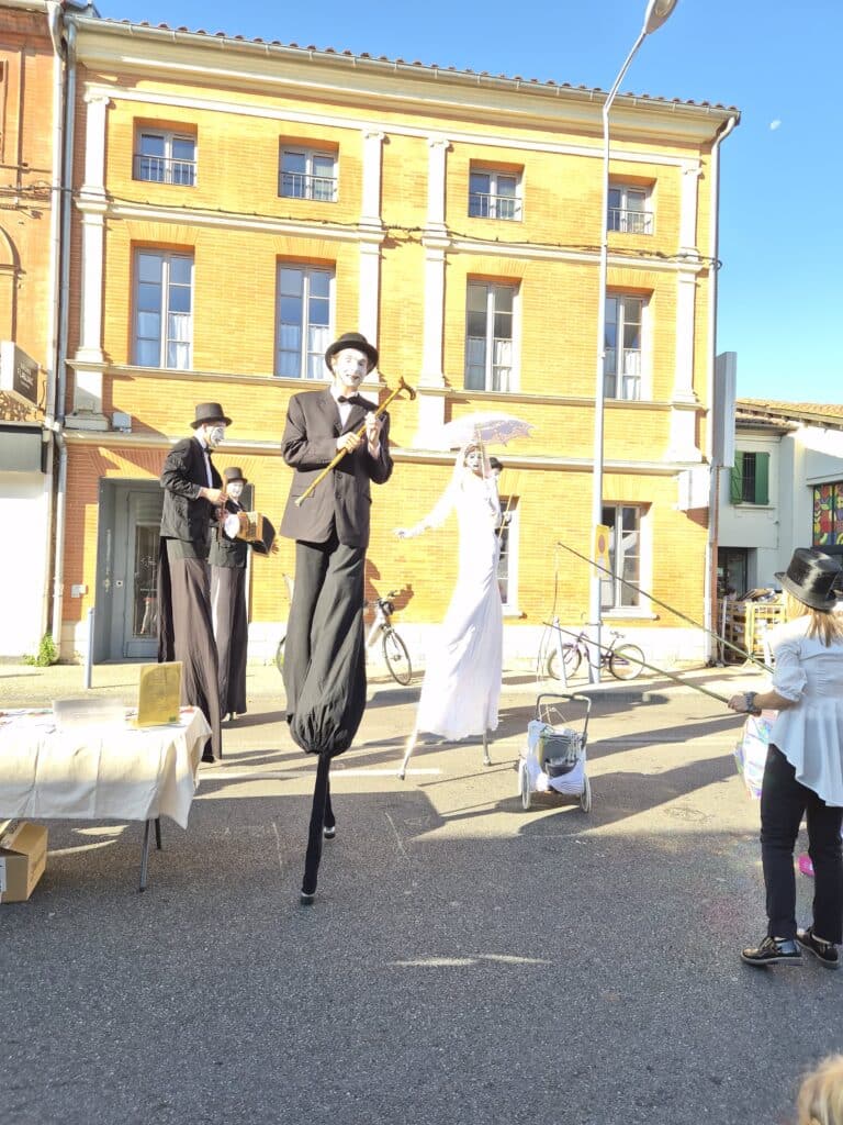 spectacle Les endimanchés s'amusent– Compagnie Les Vaguabondes"
