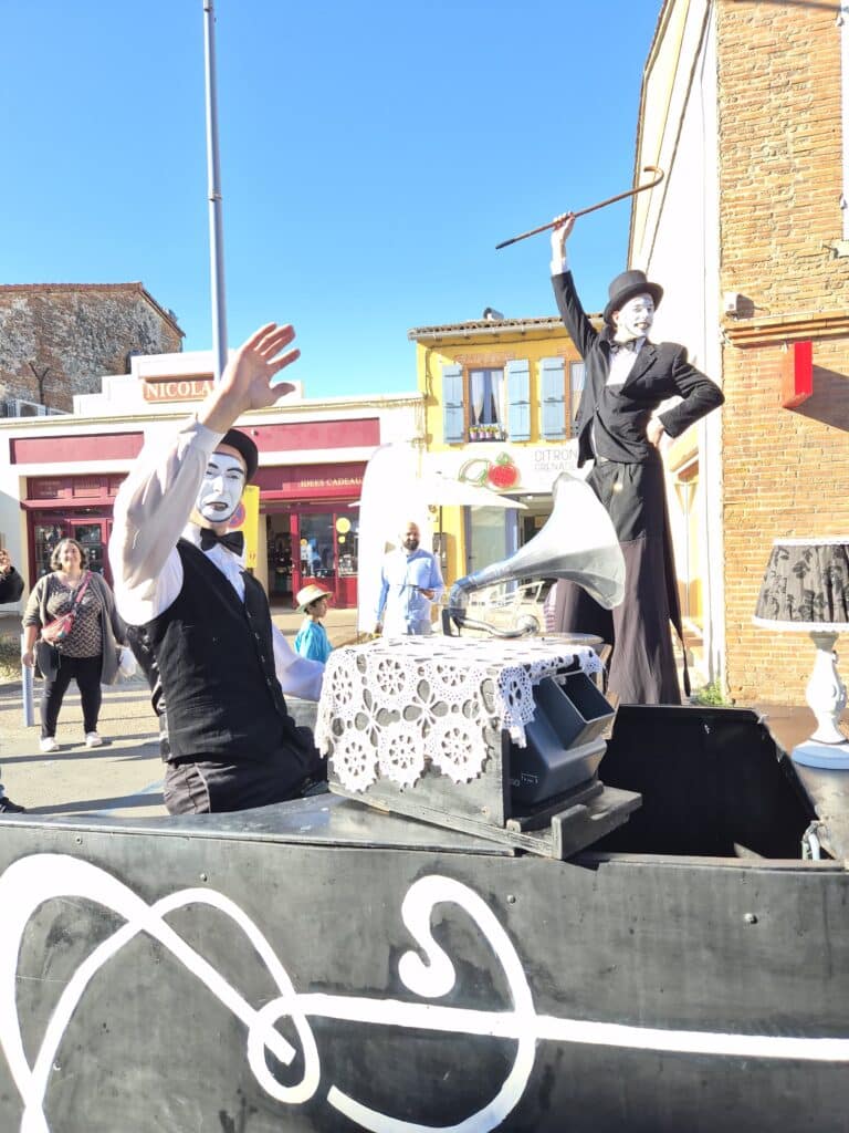 spectacle Les endimanchés s'amusent– Compagnie Les Vaguabondes"
