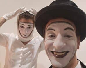 Echassiers Endimanches avec bulles geantes, animation rue parade evenement famille